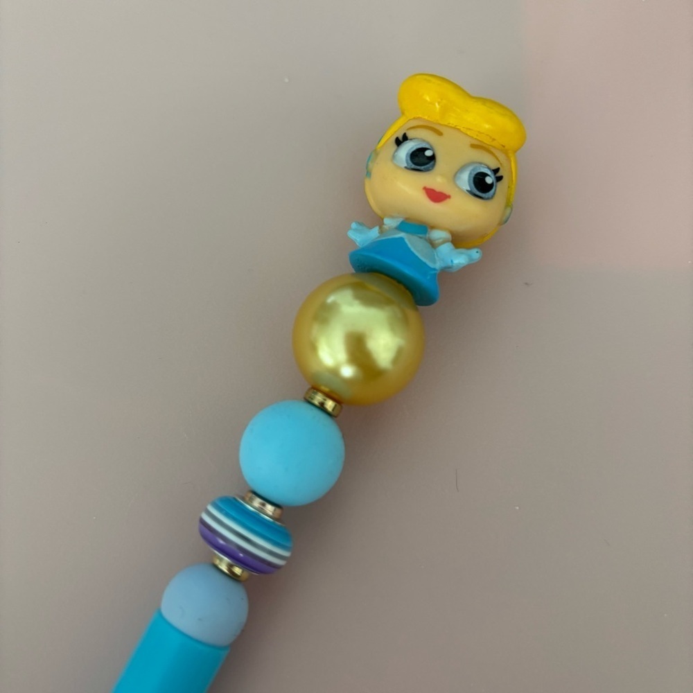 Disney Doorables: Cinderella: Cinderella Classic handmade beaded pen